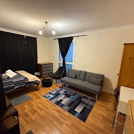 Huge And Affordable 3 Bedroom Flat In Hammersmith For 7 People With Welcome Breakfast London Ngoại thất bức ảnh