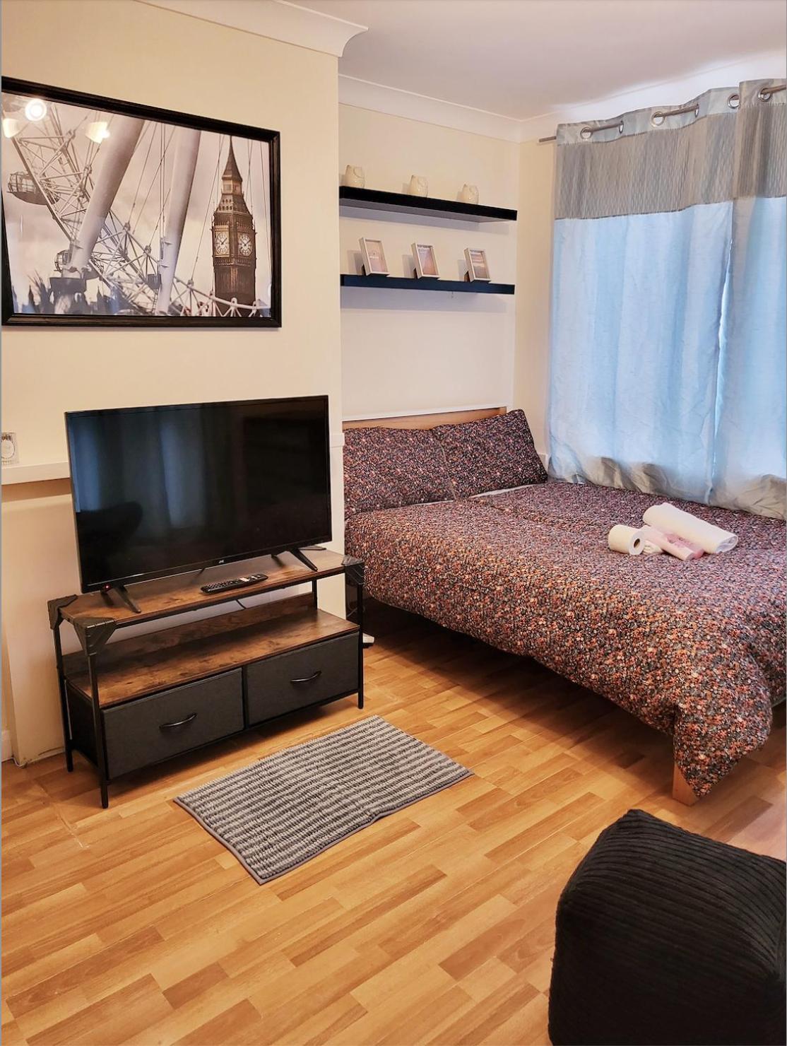 Huge And Affordable 3 Bedroom Flat In Hammersmith For 7 People With Welcome Breakfast London Ngoại thất bức ảnh