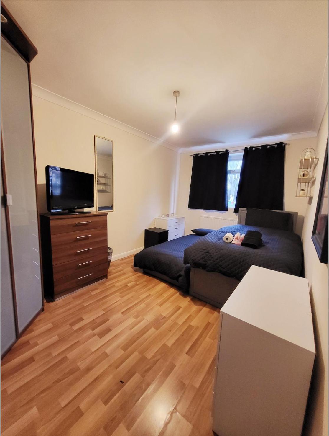 Huge And Affordable 3 Bedroom Flat In Hammersmith For 7 People With Welcome Breakfast London Ngoại thất bức ảnh