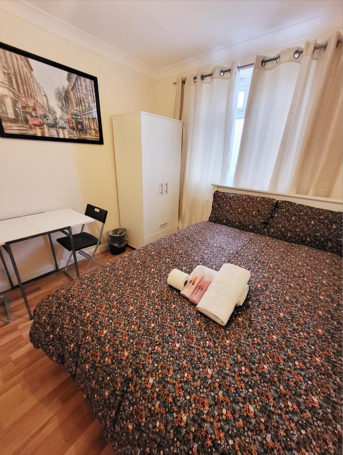 Huge And Affordable 3 Bedroom Flat In Hammersmith For 7 People With Welcome Breakfast London Ngoại thất bức ảnh