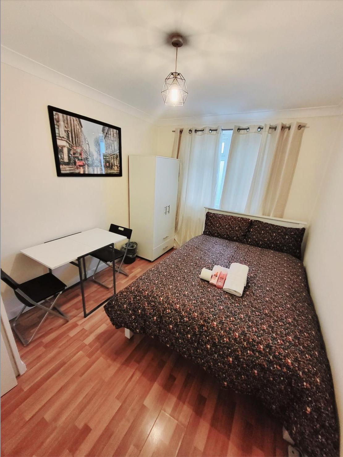 Huge And Affordable 3 Bedroom Flat In Hammersmith For 7 People With Welcome Breakfast London Ngoại thất bức ảnh