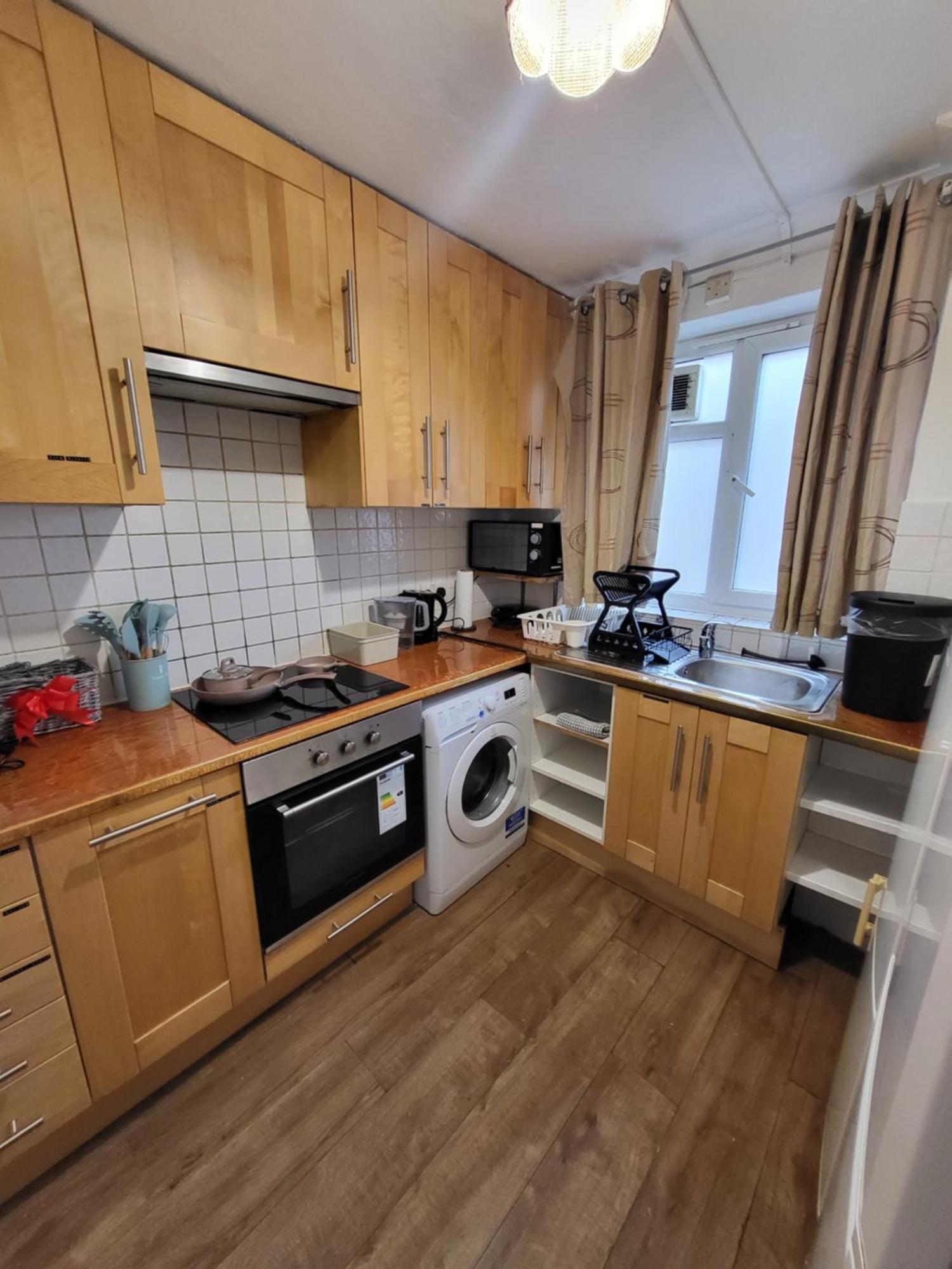 Huge And Affordable 3 Bedroom Flat In Hammersmith For 7 People With Welcome Breakfast London Ngoại thất bức ảnh