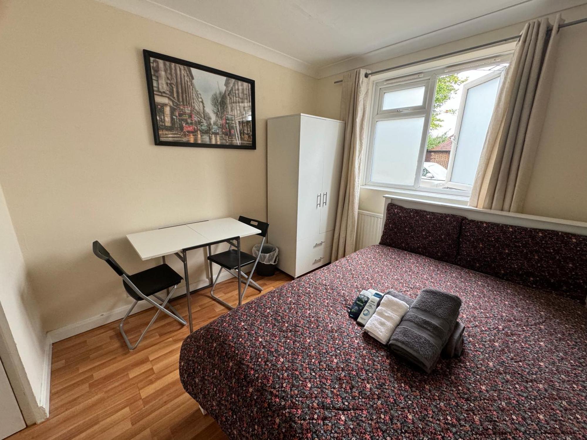 Huge And Affordable 3 Bedroom Flat In Hammersmith For 7 People With Welcome Breakfast London Ngoại thất bức ảnh