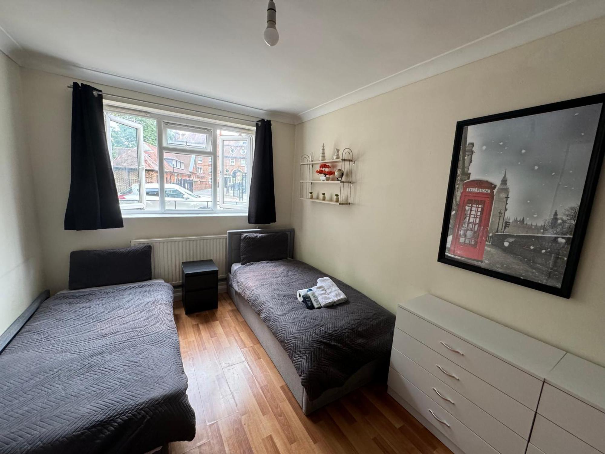 Huge And Affordable 3 Bedroom Flat In Hammersmith For 7 People With Welcome Breakfast London Ngoại thất bức ảnh