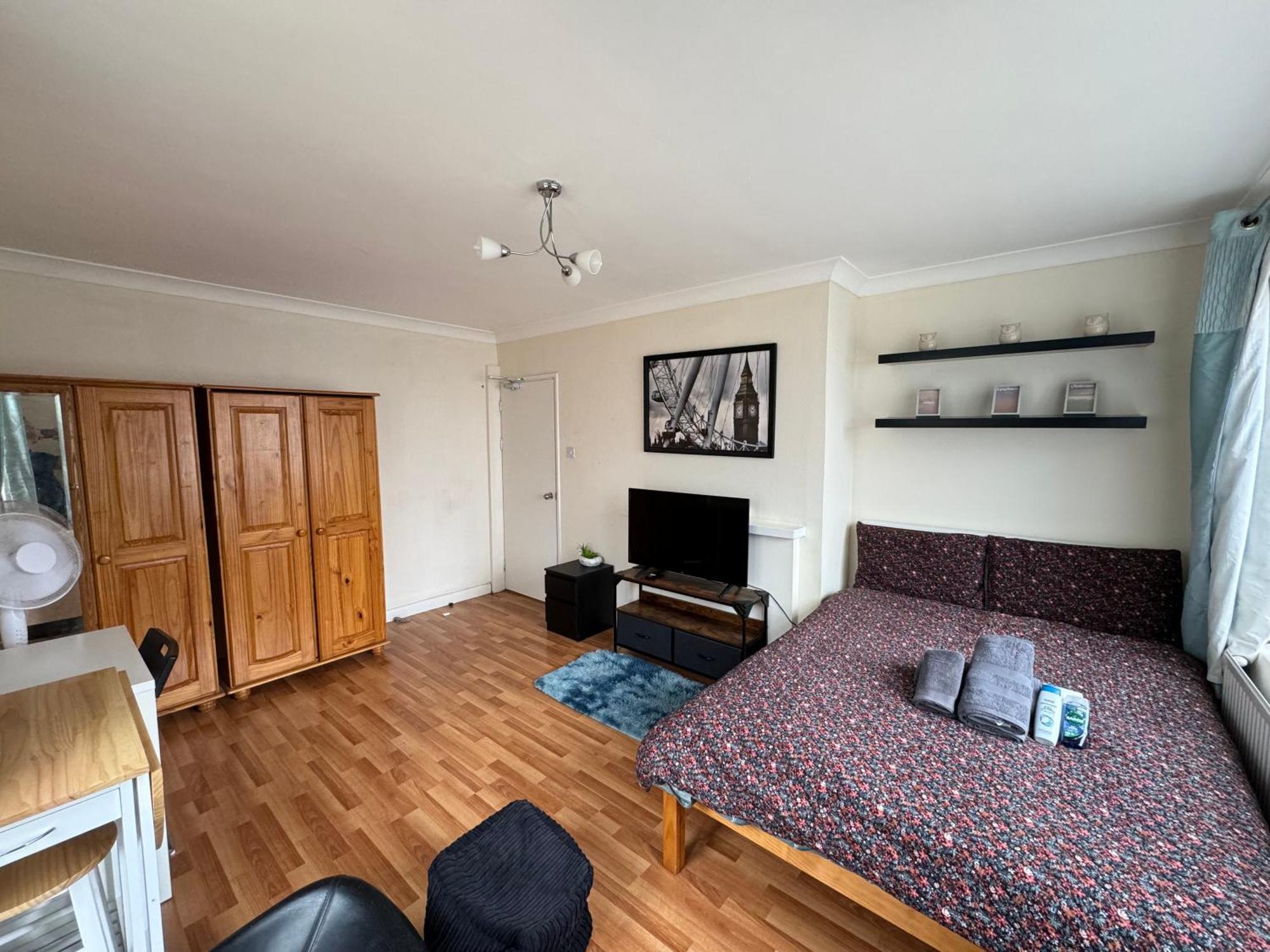 Huge And Affordable 3 Bedroom Flat In Hammersmith For 7 People With Welcome Breakfast London Ngoại thất bức ảnh
