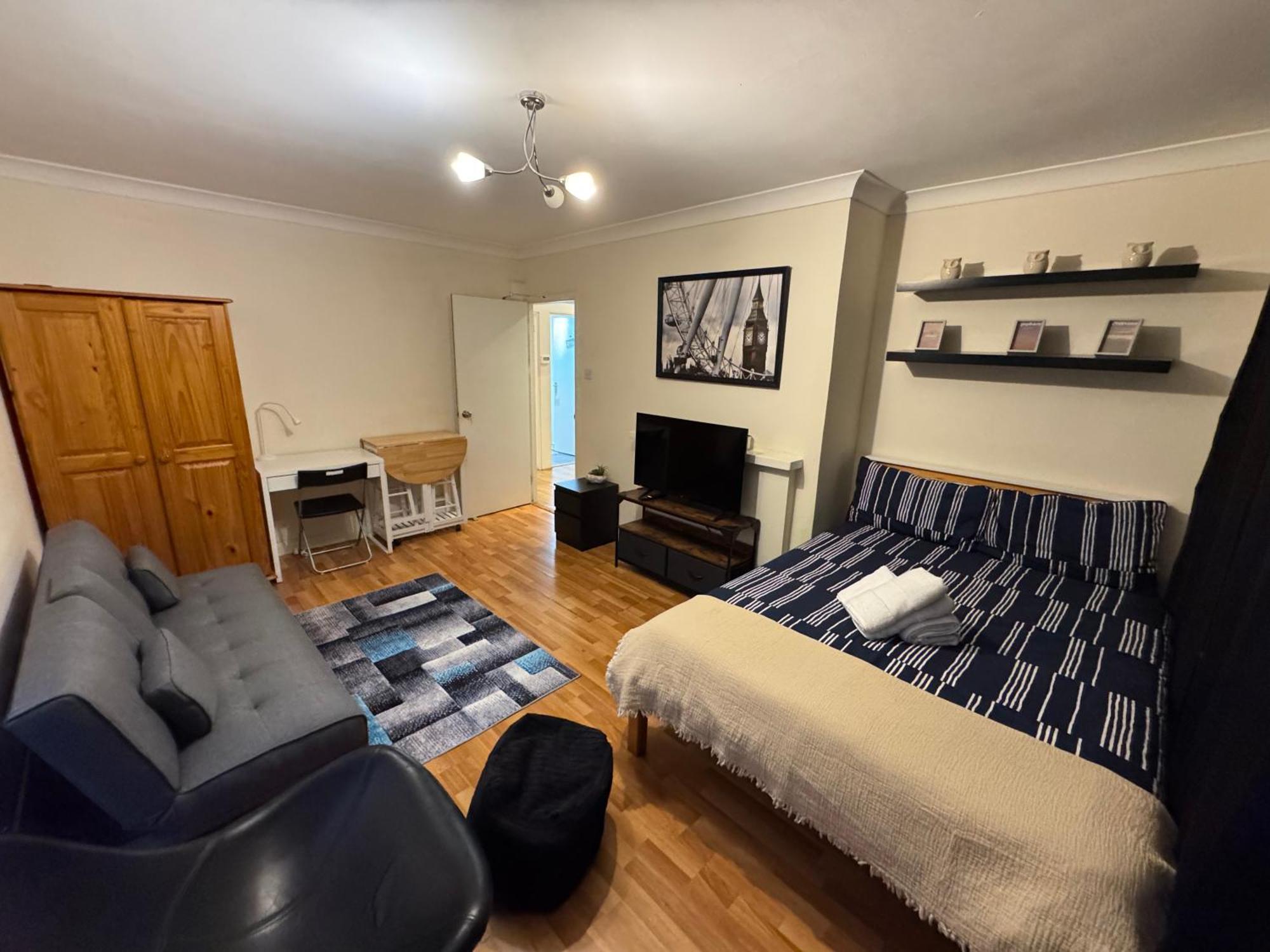 Huge And Affordable 3 Bedroom Flat In Hammersmith For 7 People With Welcome Breakfast London Ngoại thất bức ảnh