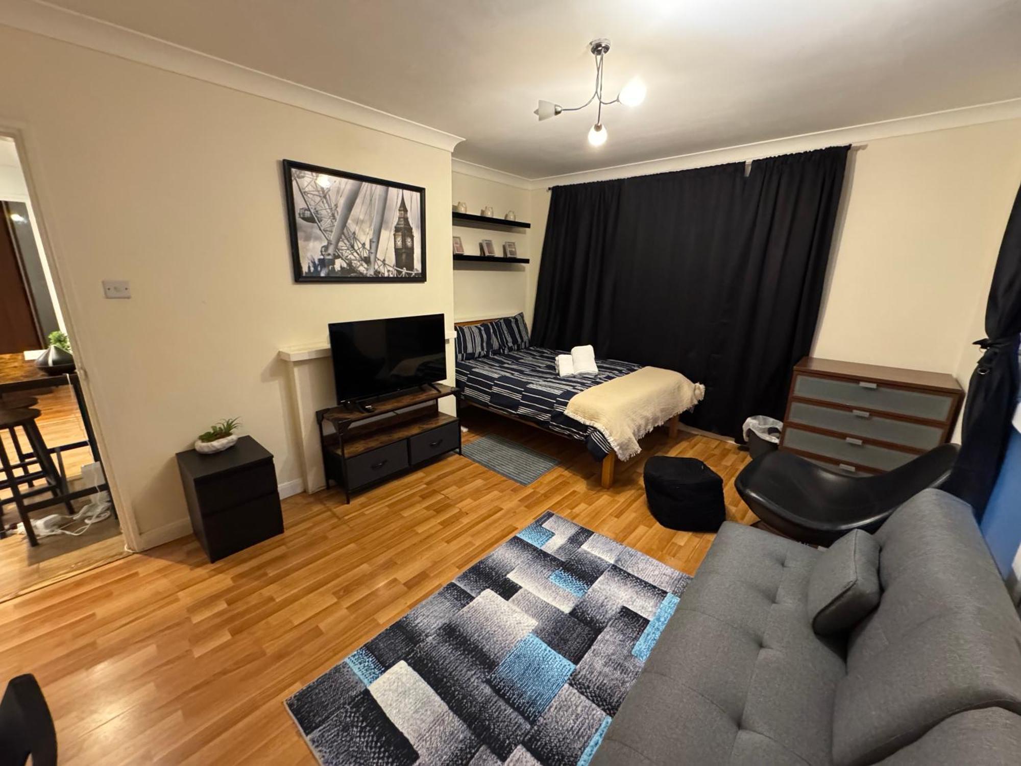 Huge And Affordable 3 Bedroom Flat In Hammersmith For 7 People With Welcome Breakfast London Ngoại thất bức ảnh